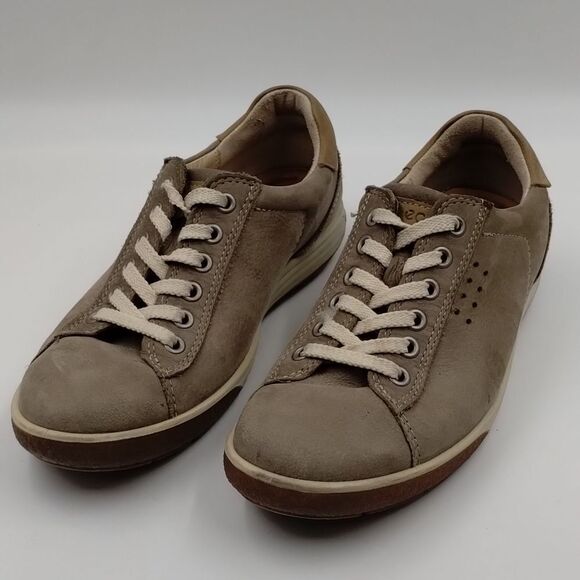 𝅺ECCO chase II Sneakers Size 7.5 Beige Tan Comfirt Shoe Butter Soft - Picture 1 of 11